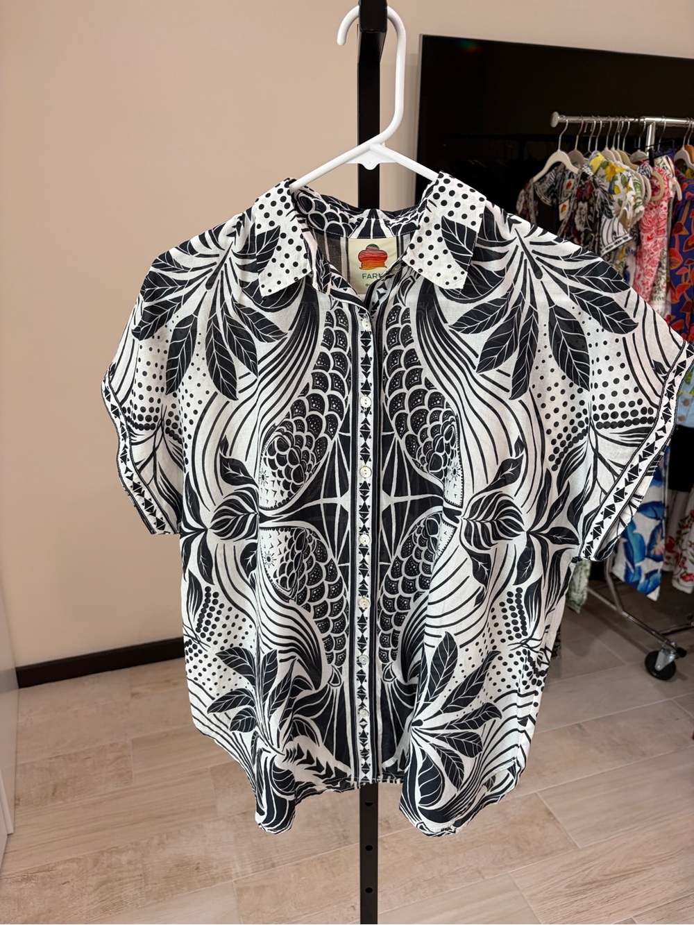 Farm Rio: Monochrome Elegance Scarf
Cover-Up Shirt - Picture 10 of 16